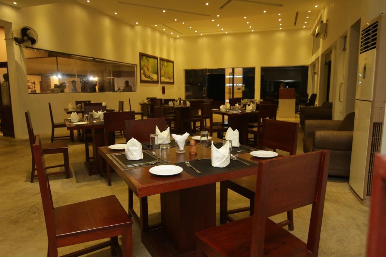 Jade Green Hotel Hambantota Exterior photo