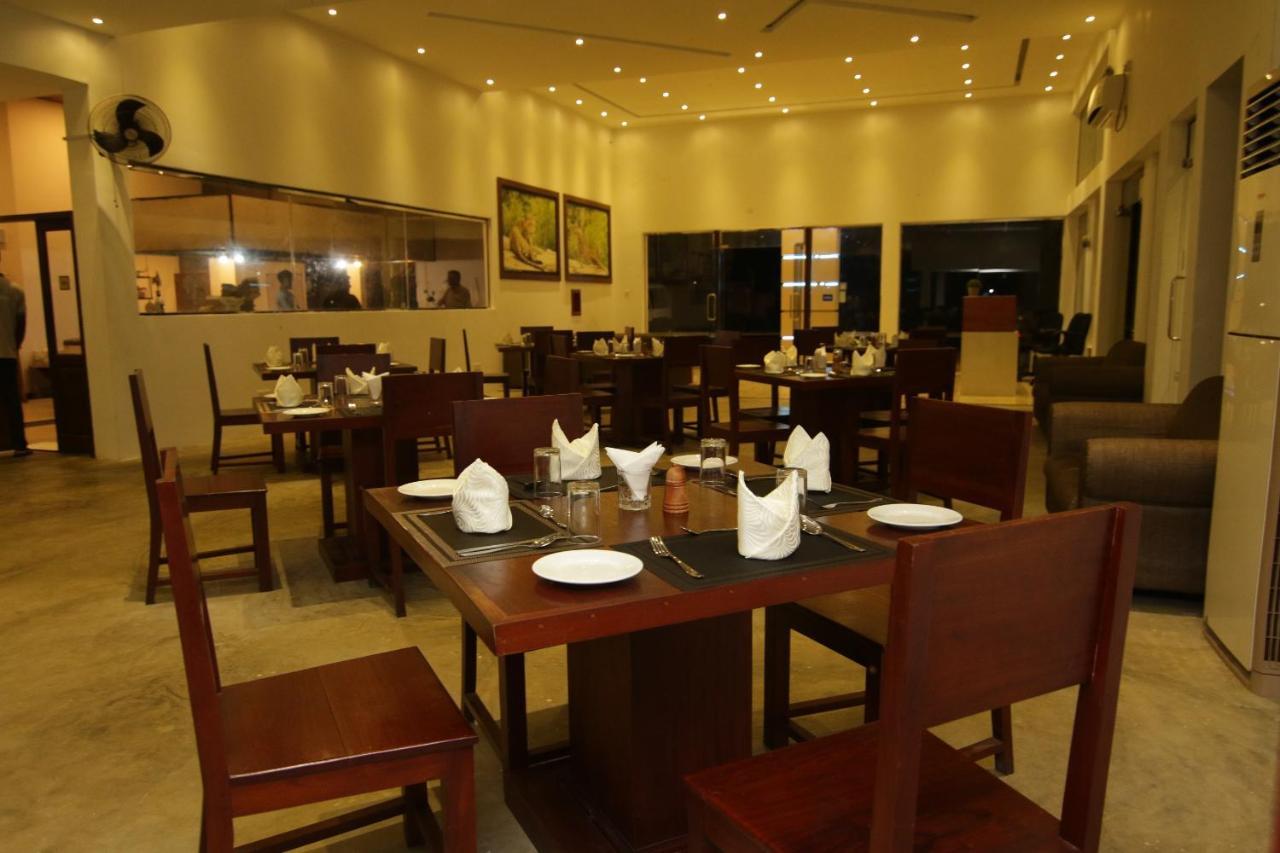 Jade Green Hotel Hambantota Exterior photo