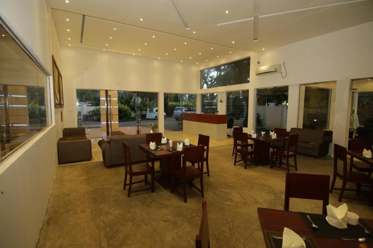 Jade Green Hotel Hambantota Exterior photo