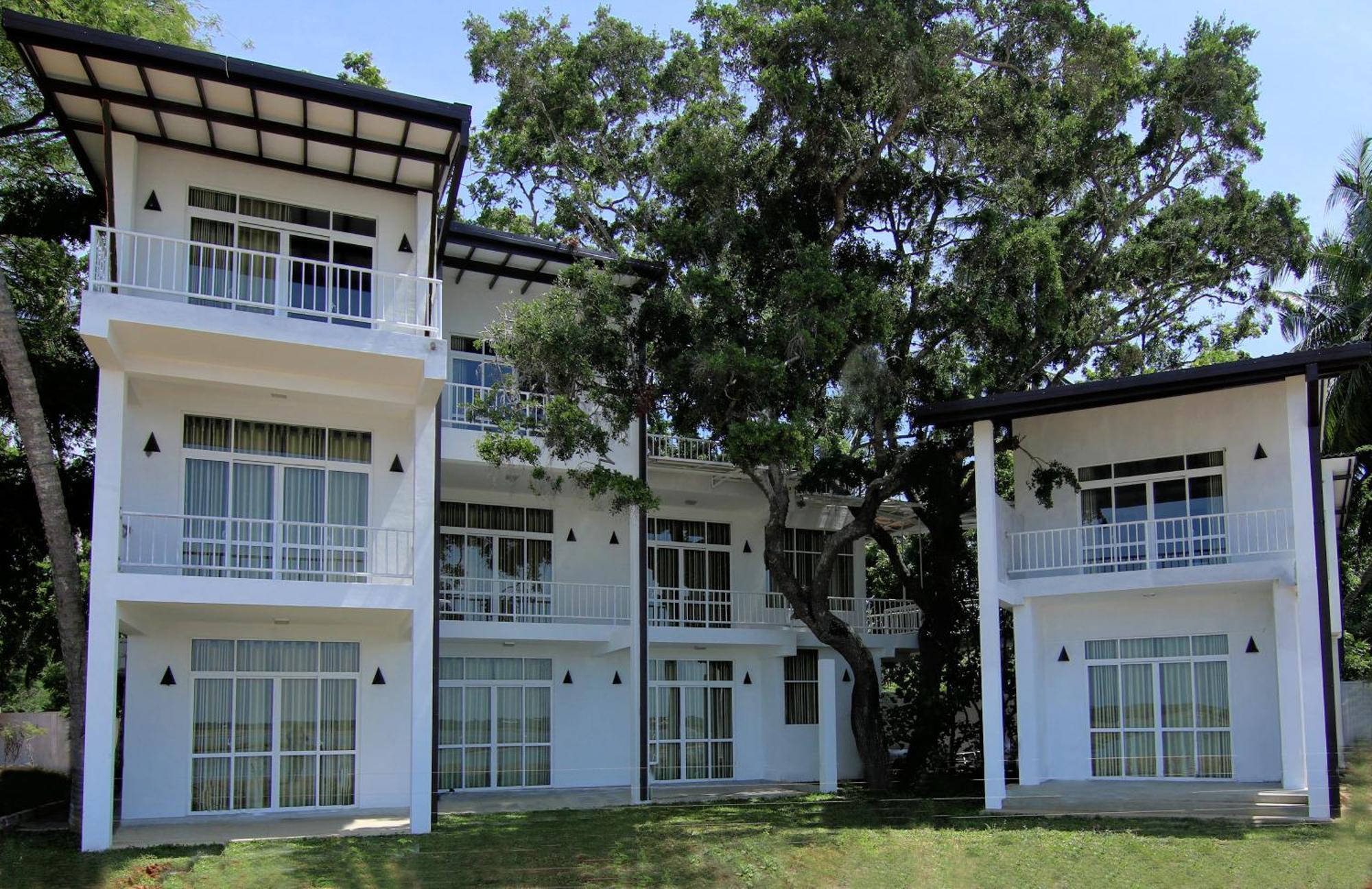 Jade Green Hotel Hambantota Exterior photo